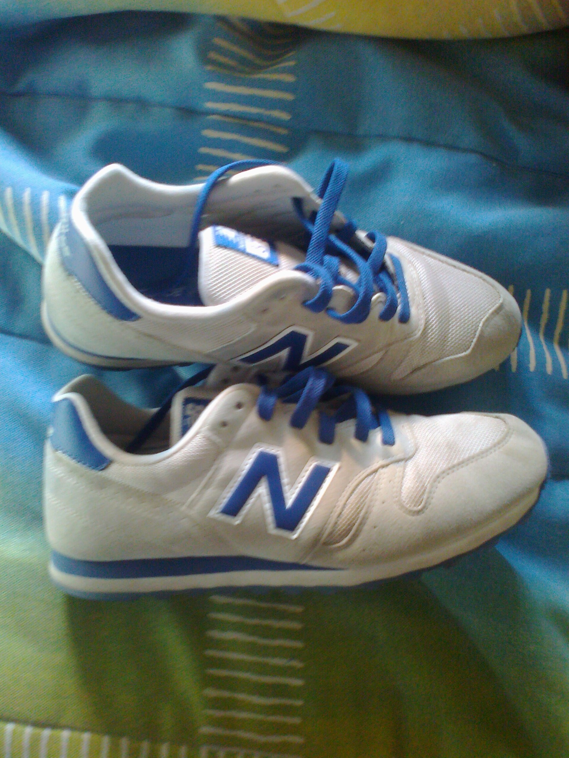 New Balance 373